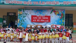 TRƯỜNG MN HOA MAI VỚI PHONG TRÀO ÁO ẤM TÌNH THƯƠNG